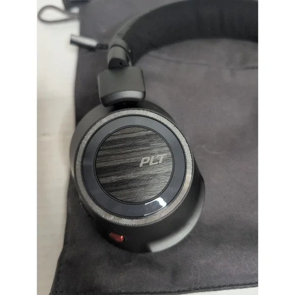 Plantronics Voyager 8200 UC USB-C Model: B8200 With Lined Bag And USB